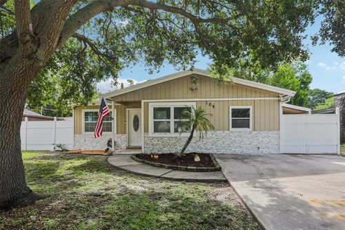 109 Emerald Ln, LARGO, FL, 33771-2624 | Card Image