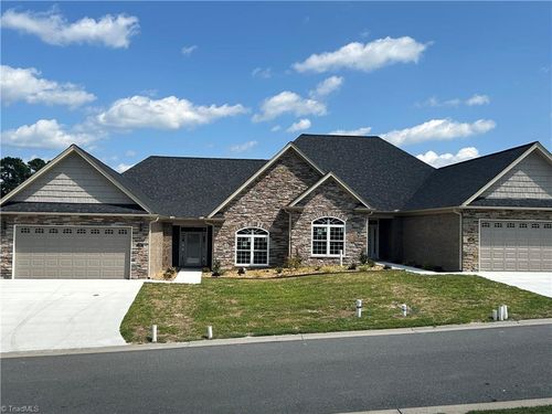125 Greystone Ln, Mount Airy, NC, 27030-4376 | Card Image