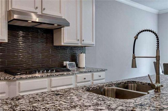 7059 Lancaster Xing, House other with 4 bedrooms, 3 bathrooms and 3 parking in Flowery Branch GA | Image 14