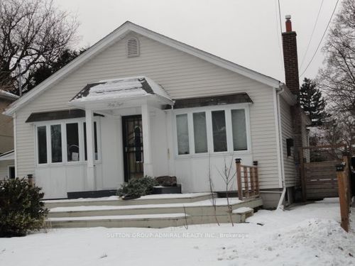 38 Fenwood Hts, Scarborough, ON, M1M2V8 | Card Image