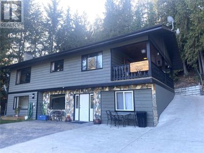 2538 Forest Dr, House other with 4 bedrooms, 3 bathrooms and 3 parking in Blind Bay BC | Image 1