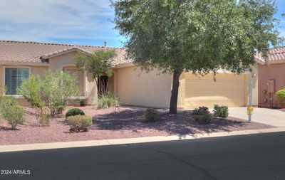 20627 N Lemon Drop Drive, Home with 2 bedrooms, 2 bathrooms and null parking in Maricopa AZ | Image 2