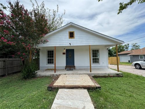 414 E 3rd St, Taylor, TX, 76574-3707 | Card Image
