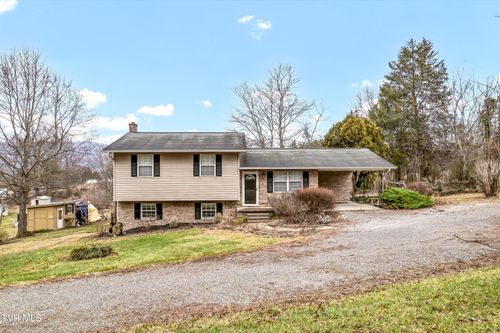 618 Back Valley Rd Road, Speedwell, TN, 37870 | Card Image