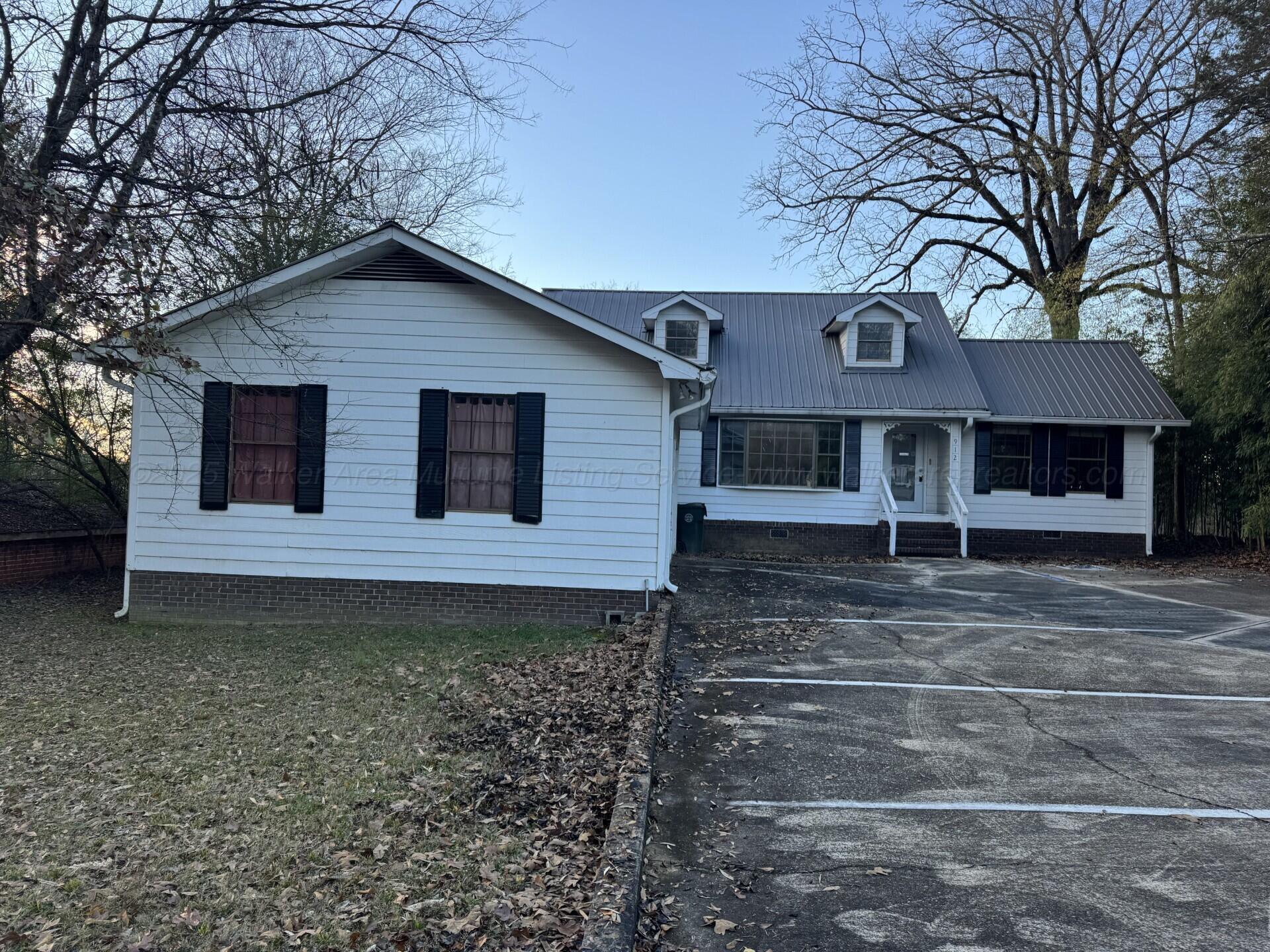 Commercial Sale in Jasper