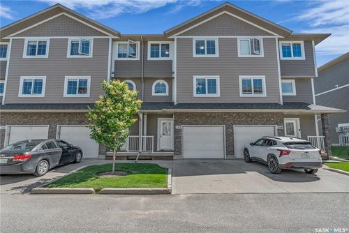 103-212 Willis Cres, Saskatoon, SK, S7T0R6 | Card Image
