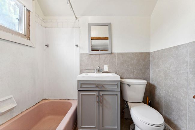 906 5 Th St E, Home with 0 bedrooms, 0 bathrooms and null parking in Saint Paul MN | Image 11