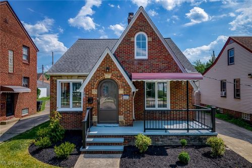 6601 Meadowbrook Ave, Cleveland, OH, 44144-1520 | Card Image