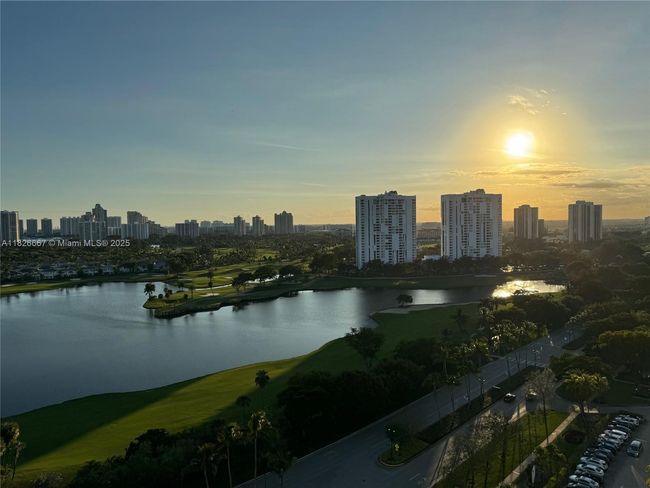 APT-1906 - 3675 N Country Club Dr, Condo with 2 bedrooms, 2 bathrooms and null parking in Aventura FL | Image 65