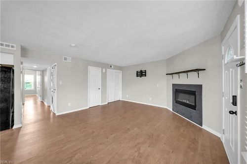 a-1326 W Ocean View Ave, Norfolk, VA, 23503-1146 | Card Image