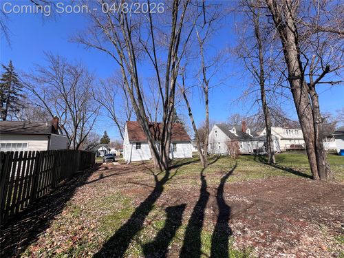 2690 Ellwood Ave, Berkley, MI, 48072-1051 | Card Image