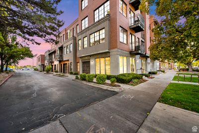 203 - 228 E 500 S, Condo with 2 bedrooms, 1 bathrooms and 2 parking in Salt Lake City UT | Image 1