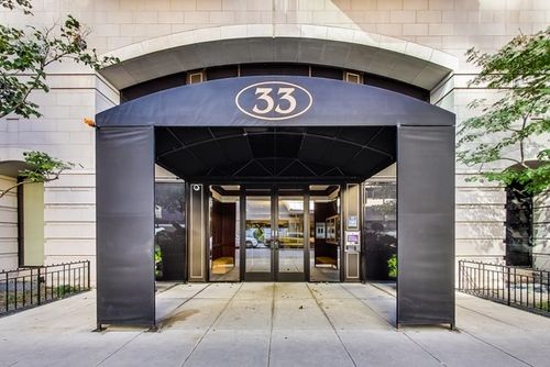 502-33 W Huron Street, Chicago, IL, 60654 | Card Image