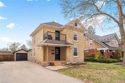742 Vine St, Cambridge, ON, N3H2Z3 | Card Image