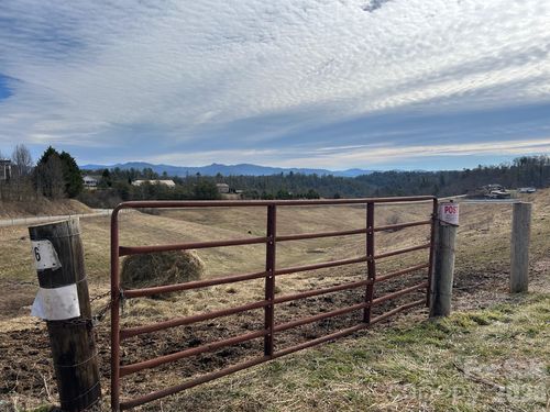 2776 Bend Of Ivy Rd, Marshall, NC, 28753-7007 | Card Image