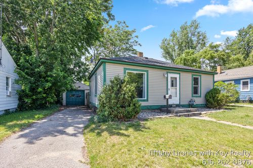 3241 Buchanan Ave Sw, Grand Rapids, MI, 49548-2138 | Card Image