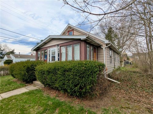 751 Falck St, Elmira, NY, 14904-1845 | Card Image