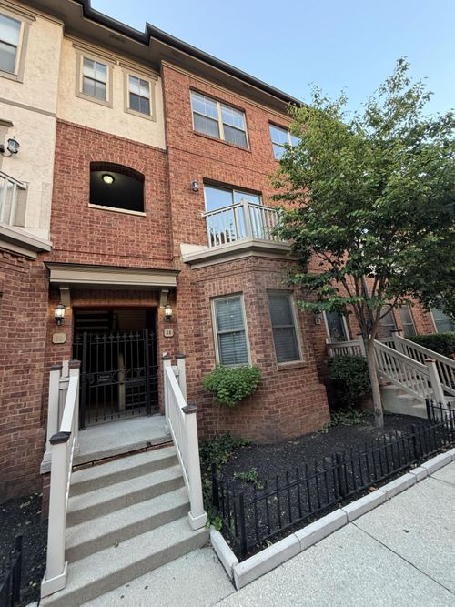 18 W Russell St, Columbus, OH, 43215-1684 | Card Image