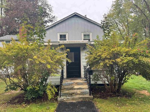 138 Leavitt Ave, Portsmouth, NH, 03801-5339 | Card Image