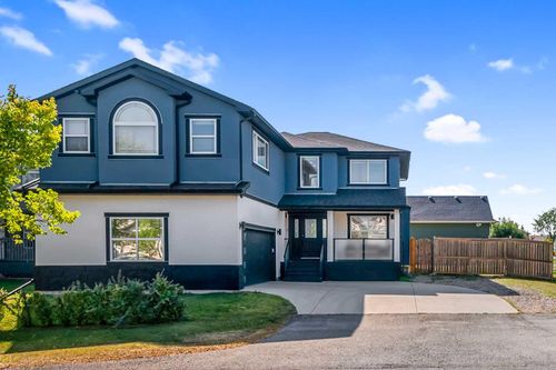 80 Canoe Sq Sw, Airdrie, AB, T4B2N6 | Card Image