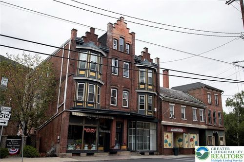 28 S Main St, Bangor, PA, 18013-2604 | Card Image