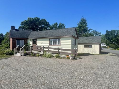4 Lakeshore Dr, Seabrook, NH, 03874 | Card Image