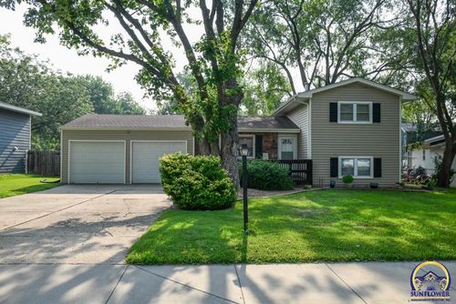 1306 Frontier Way, Emporia, KS, 66801-6112 | Card Image