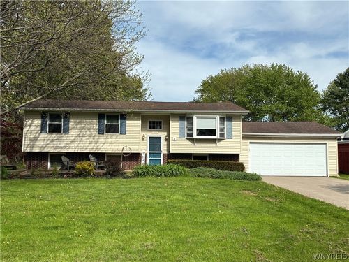 3979 Ridgelea Dr, Lockport, NY, 14094-1011 | Card Image