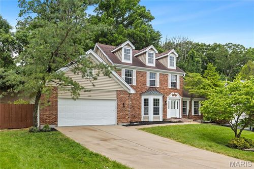 11269 Oak Hill Manor Dr, Bridgeton, MO, 63044-3120 | Card Image