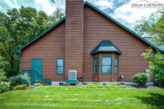Side yard for the dogs & kids. | Image 7