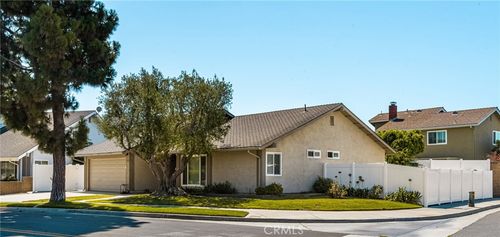 5722 Padua Dr, Huntington Beach, CA, 92649-4920 | Card Image
