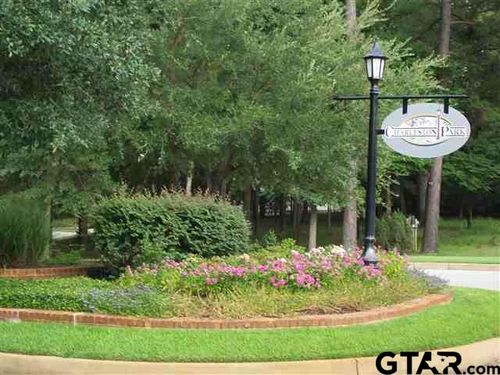 4024 Hanover Pl, Tyler, TX, 75701-6715 | Card Image