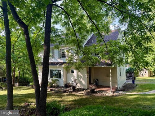 575 W Valley Rd, WAYNE, PA, 19087-5336 | Card Image