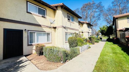 7727 Murray Ave, Gilroy, CA, 95020-5252 | Card Image