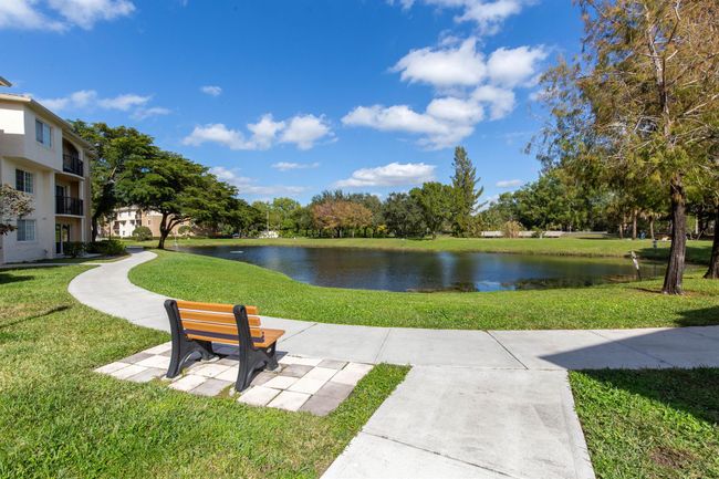 APT-1110 - 1100 Crestwood Ct S, Condo with 2 bedrooms, 2 bathrooms and null parking in Royal Palm Beach FL | Image 4