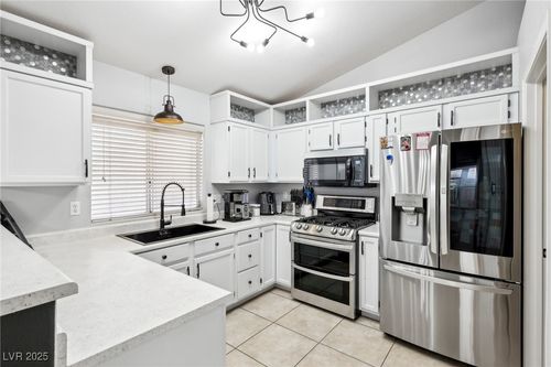 9333 Jumpin Juniper Ave, Las Vegas, NV, 89129-6954 | Card Image