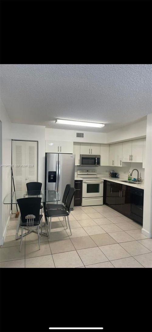 apt-823-3680 N 56th Ave, Hollywood, FL, 33021-2277 | Card Image
