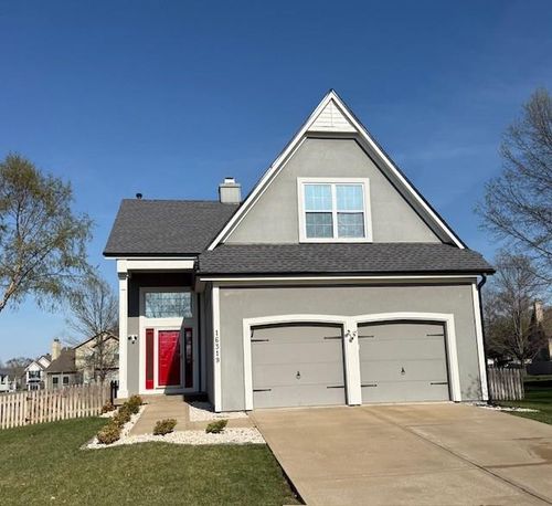 16319 S Burch St, Olathe, KS, 66062-7017 | Card Image