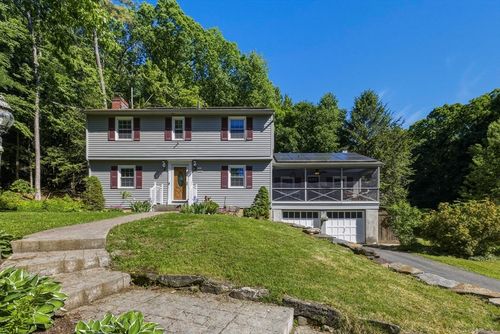 49 Country Way, Northampton, MA, 01062-1025 | Card Image