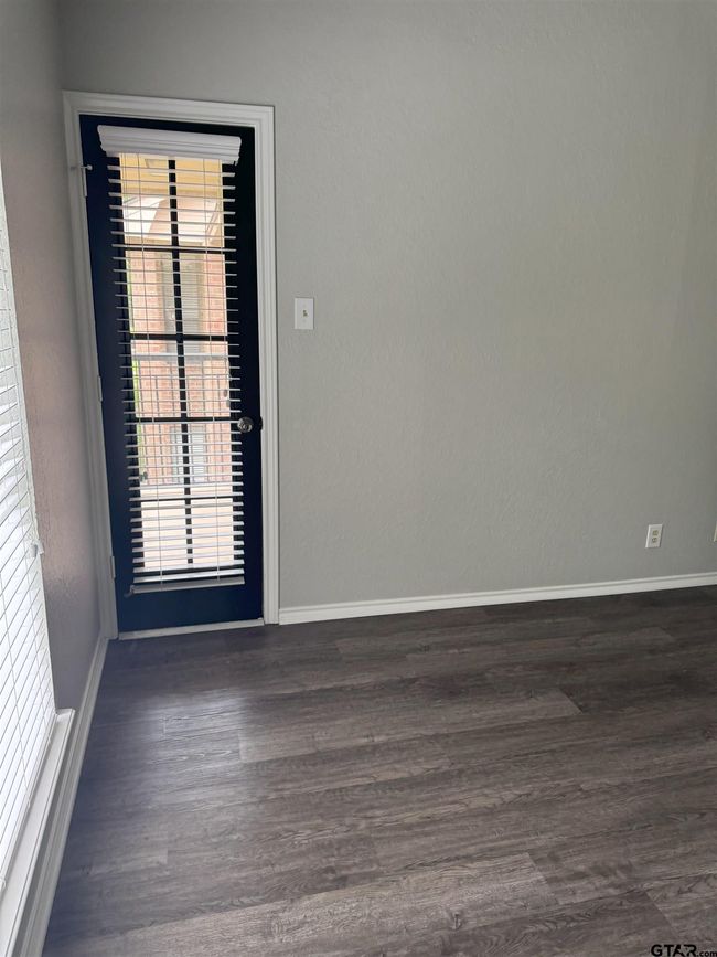 5907 Hollytree Dr, Townhouse with 2 bedrooms, 2 bathrooms and null parking in Tyler TX | Image 25