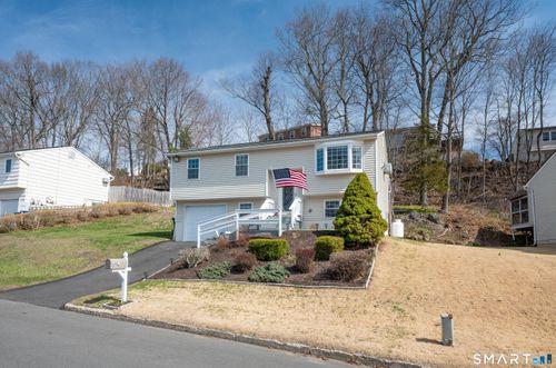 23 Fleetwood Dr, Danbury, CT, 06810-7009 | Card Image