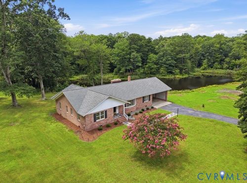 8300 Virginia Avenue, West Point, VA, 23181 | Card Image