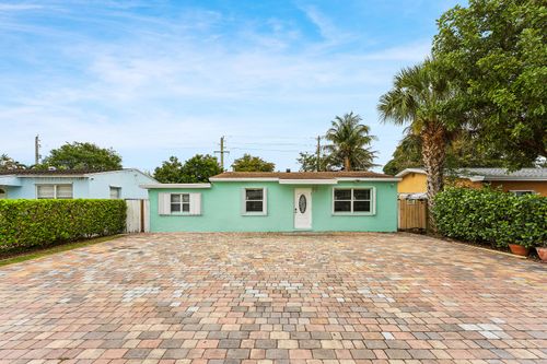 522 Jackson Ave, Greenacres, FL, 33463-2020 | Card Image