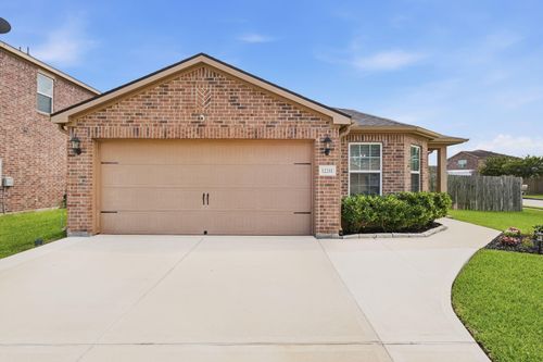 12211 Seacrest Ln, Texas City, TX, 77568-1688 | Card Image