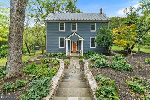 13722 Hiddenhollow Ln, LEESBURG, VA, 20176-6109 | Card Image