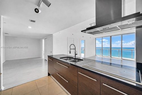 apt-4903-495 Brickell Ave, Miami, FL, 33131-2874 | Card Image