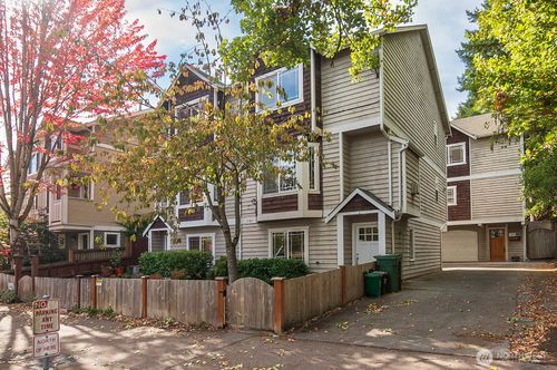 b-12307 Roosevelt Way Ne, Seattle, WA, 98125-4813 | Card Image