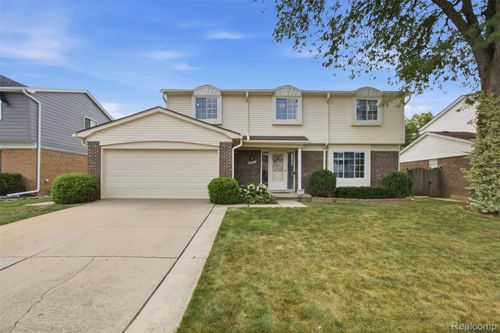 15814 Amore St, Clinton Township, MI, 48038-2507 | Card Image