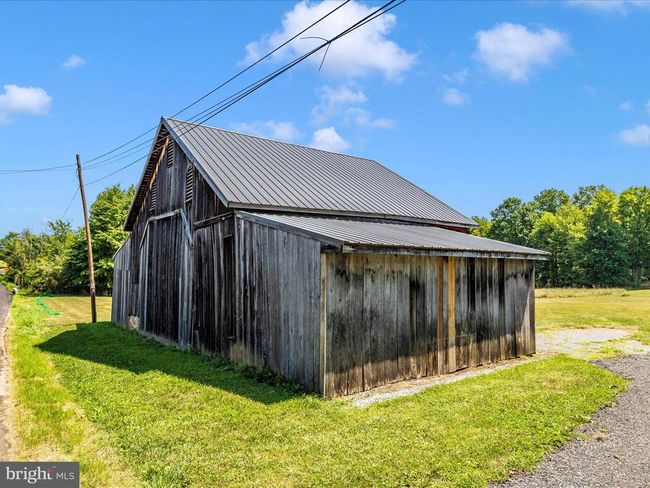 9314 Pear Ln, House other with 4 bedrooms, 3 bathrooms and null parking in FREDERICK MD | Image 59