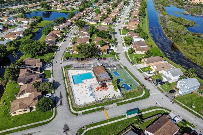 0 - 9780 W Daffodil Ln, Home with 3 bedrooms, 2 bathrooms and null parking in Miramar FL | Image 54